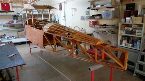 Metal fittings with cabane struts