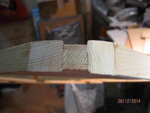 Rounded stab leading edge corner