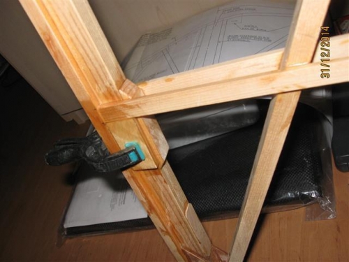 Ply blocks for wire braces