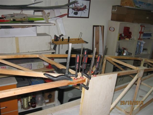 Rear seat upper guesset