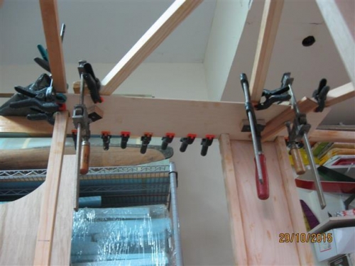 Front upper guesset left