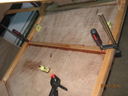 Front seat cross member