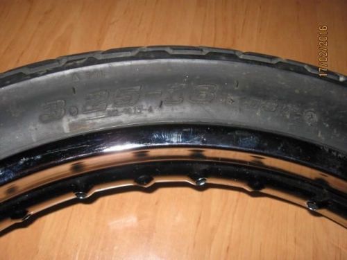 3.25x18 tire