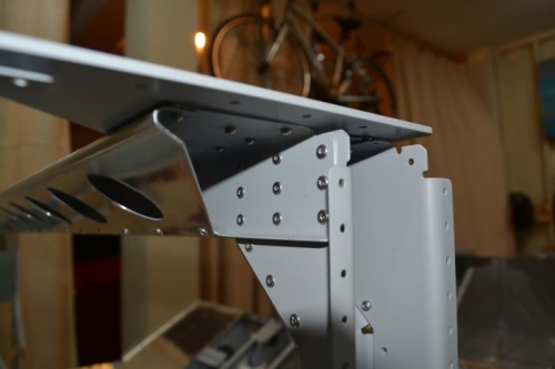 Mid fuse brace attached