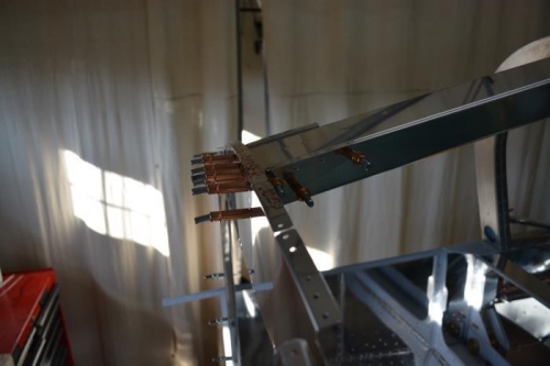 brace fit to baggage bulkhead