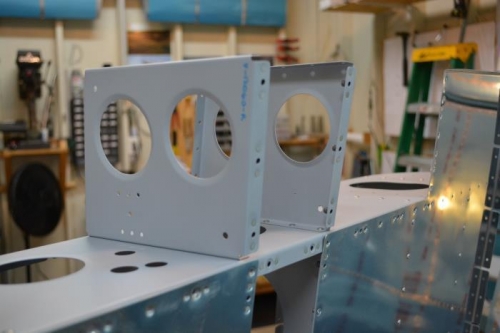 Riveted center rear bagage ribs in place