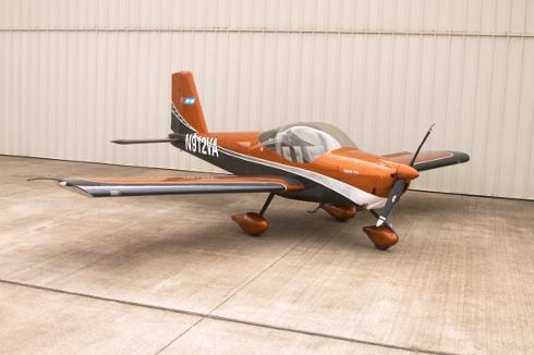 Like the cowling design and paint scheme