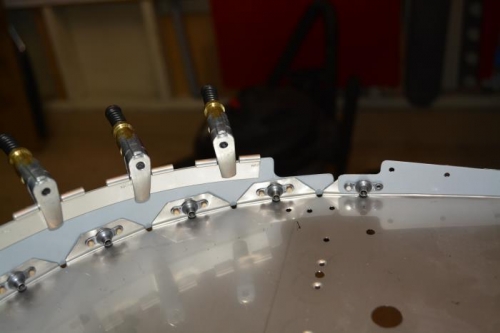 Hinge shifted ~1/4 to split difference