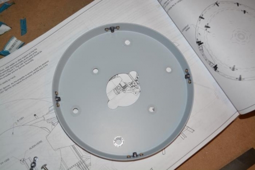 Front spinner plate with plate nuts installed