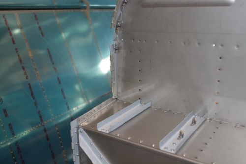 Applied a small bead of fule tank sealant just aft of rivet holes prior to attaching