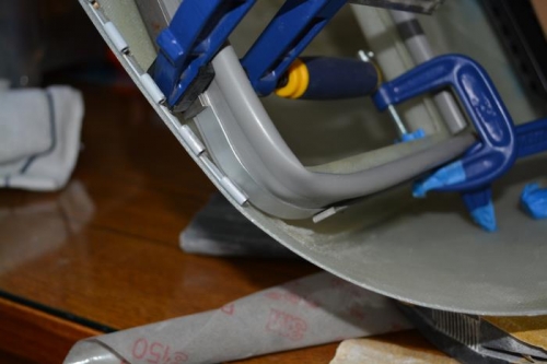 added curve brace to help apply pressure around corner