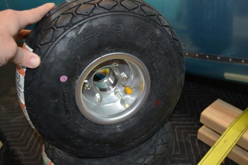 right main tire mounted