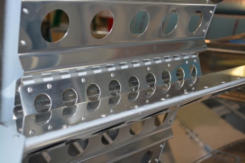 seat back attched with hinge pin