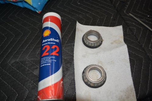 Grease arrived so now I can install the wheels