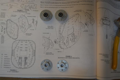 Comparison of the similar parts that included accidentally in the kit