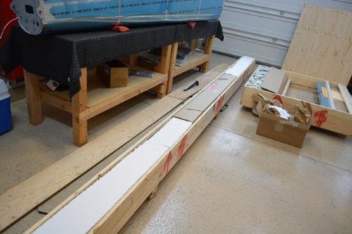 Man, that's a long spar...no place to store that except in the crate