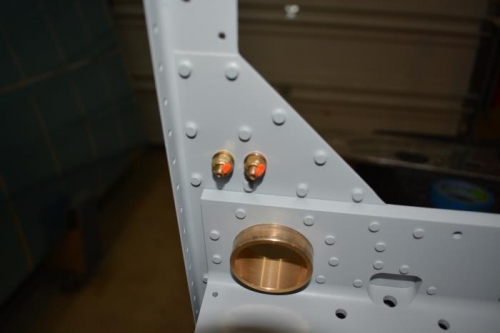 Torqued bolts for retainer nylon block