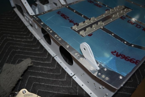 Right seat riveted (roemoved from bulkhead to rivet)