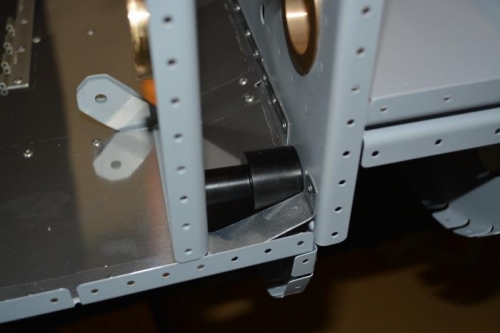 Roller bearing for wing install