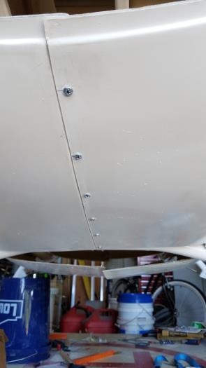 Belly fuselage screws