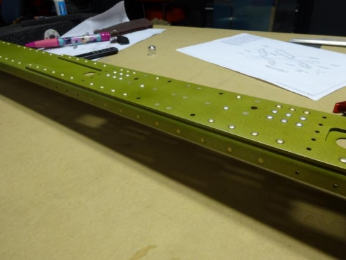 Flush rivets of flanges