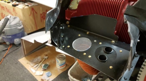 Baffel seals on right side.  Air director piece.