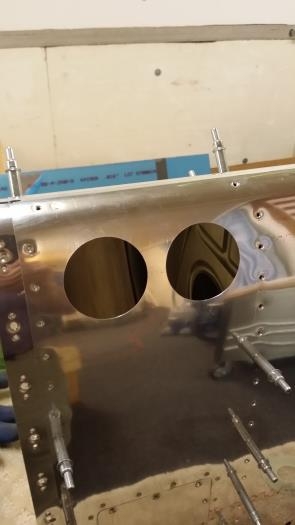 L outboard wing. two stud holes