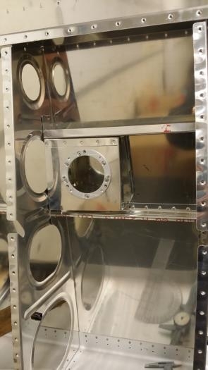 Primary magnetometer bracket