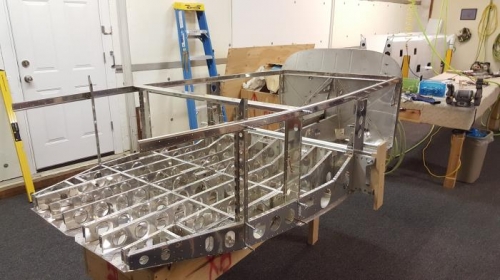 Forward half of fuselage slowely taking shape.