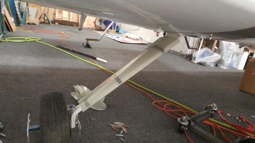 Right main gear leg fairing