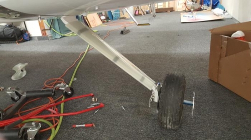 Left main gear leg fairing