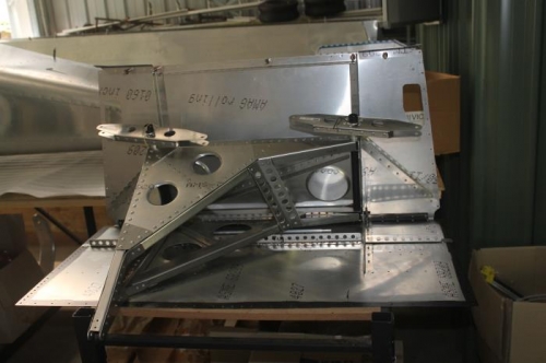 seat back/baggage floor sub assembly