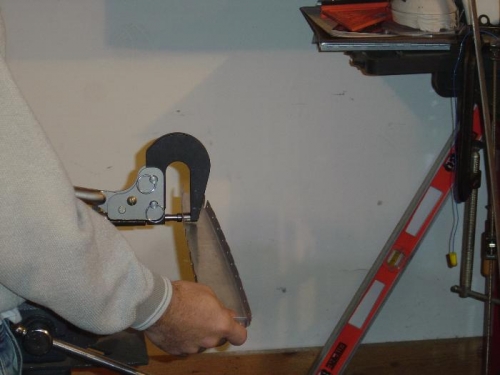 Dippling the top rib with the hand squeezer in a vise