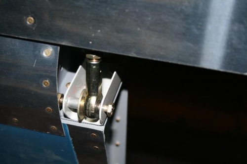Here is that small pushrod again at the aileron attach point.