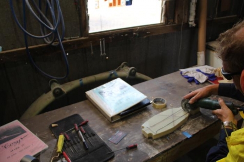 Cutting the packing piece