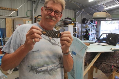 Wingtip light mounting plate