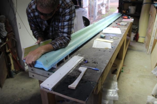 Tapering the leading edge of the lower skin