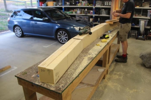 Cutting, cutting. Don't look at the electrical channel marking. Wrong, wrong, wrong...