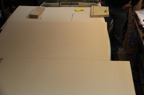 Cutting bottom foam to length