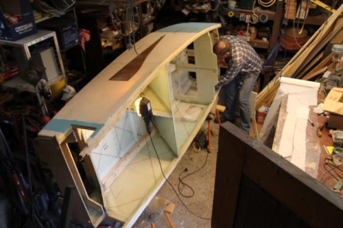 Cutting peel ply to length