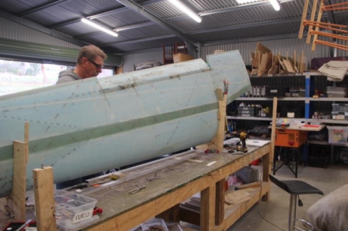 Checking hinge action