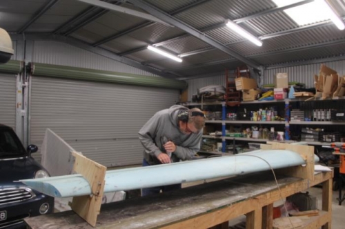 Recessing skin for clickbonds