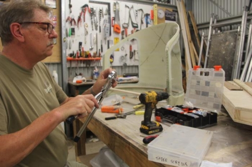 Rivetting a nutplate onto the bolt head retainer