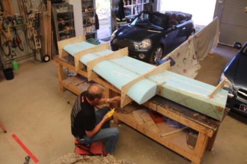 Securing jigs to table