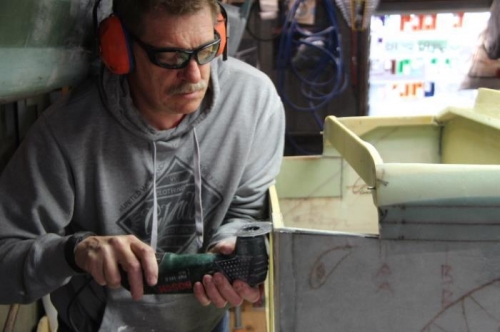 Levelling the top of F-22