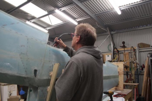 Bevelling for the hinge sites