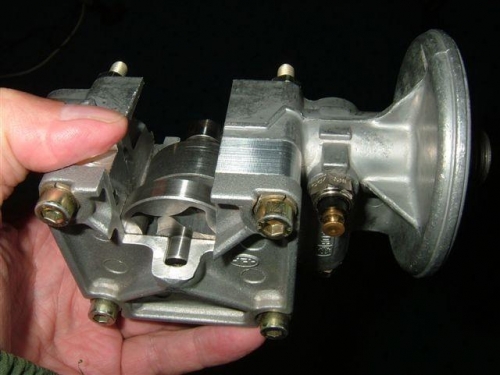 Oel-pump, a second layer is connected for return oil from turbine