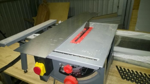 El cheapo table saw cuts through the thicker stuff like butter.