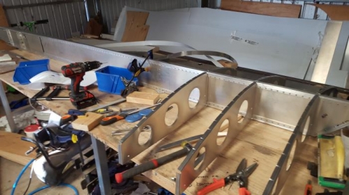 Setting up ribs onto main spar for R/H wing.