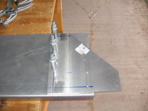 Rear spar attach plate